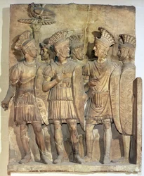 Soldati della Guardia Pretoriana, rilievo, romano, II secolo
